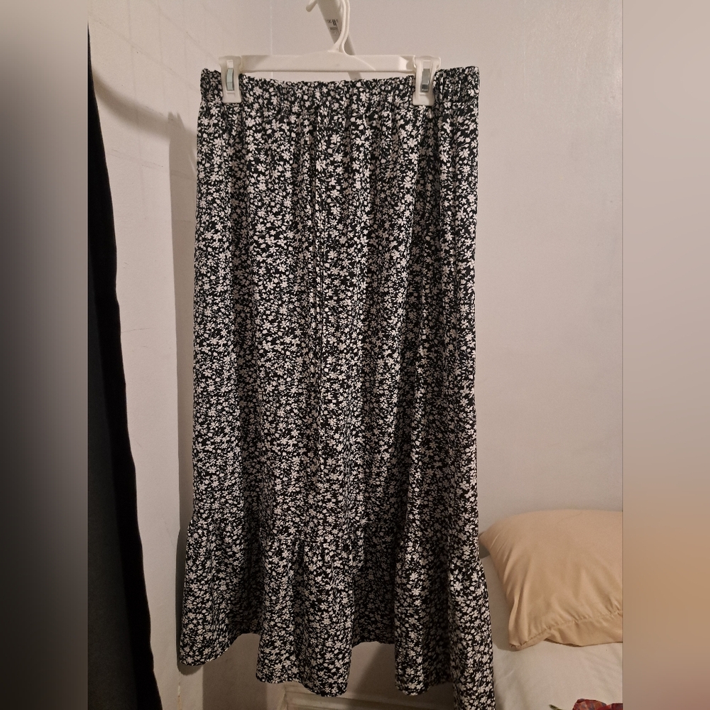 Black and White Floral Maxi Skirt
